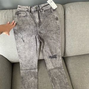BNWT High Rise Mom Fit Jean